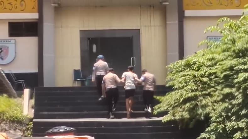 8 Tahanan Kabur dari Polres Bangka, 1 Ditangkap 1 Serahkan Diri 6 Diburu 8 Tahanan Kabur dari Polres Bangka, 1 Ditangkap 1 Serahkan Diri 6 Diburu