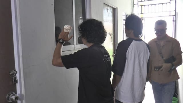 Wanita Muda dan Bayinya Ditemukan Tewas di Kamar Kos, Diduga Melahirkan Tanpa Bantuan Medis Wanita Muda dan Bayinya Ditemukan Tewas di Kamar Kos, Diduga Melahirkan Tanpa Bantuan Medis