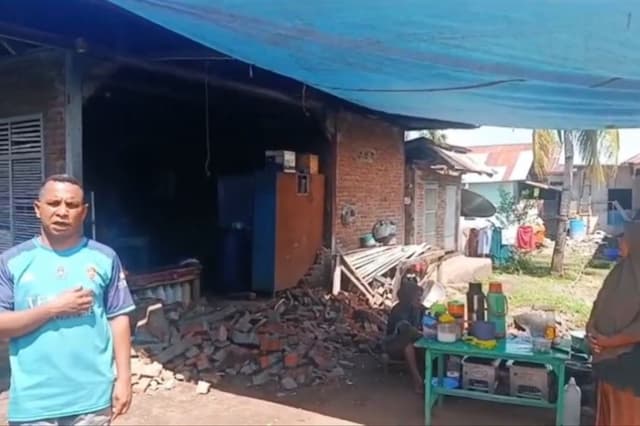 Update Gempa M4,7 Flores Timur NTT, 70 Rumah Warga Rusak Update Gempa M4,7 Flores Timur NTT, 70 Rumah Warga Rusak