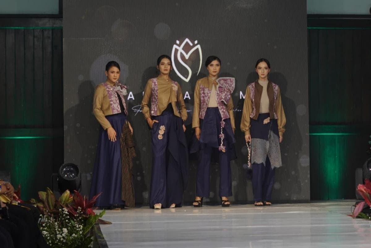 Inspiratif! Perempuan Difabel Asal Semarang Kembangkan Bisnis Fesyen bersama LinkUMKM BRI Inspiratif! Perempuan Difabel Asal Semarang Kembangkan Bisnis Fesyen bersama LinkUMKM BRI