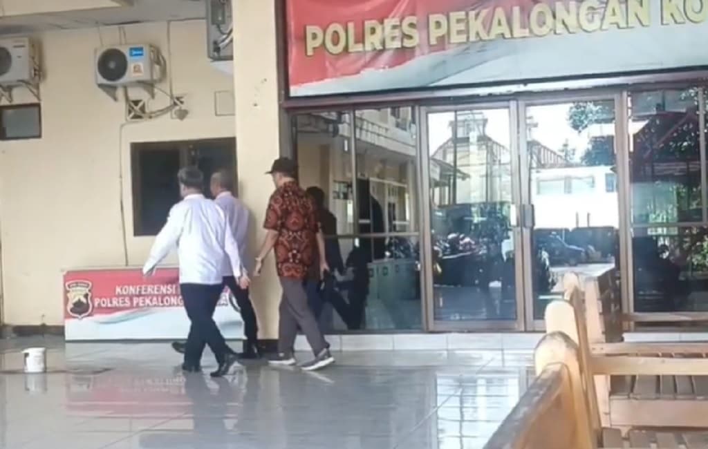 Sekda Pekalongan Diperiksa KPK terkait Kasus Bupati Fadia Arafiq Sekda Pekalongan Diperiksa KPK terkait Kasus Bupati Fadia Arafiq