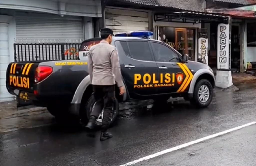 Detik-Detik Mengerikan Balita di Ponorogo Terseret Banjir 100 Meter, Ibu Histeris Detik-Detik Mengerikan Balita di Ponorogo Terseret Banjir 100 Meter, Ibu Histeris