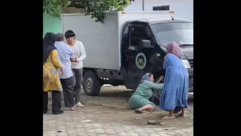 Viral Balita Terlindas Mobil MBG di Indramayu, Cek Faktanya Viral Balita Terlindas Mobil MBG di Indramayu, Cek Faktanya