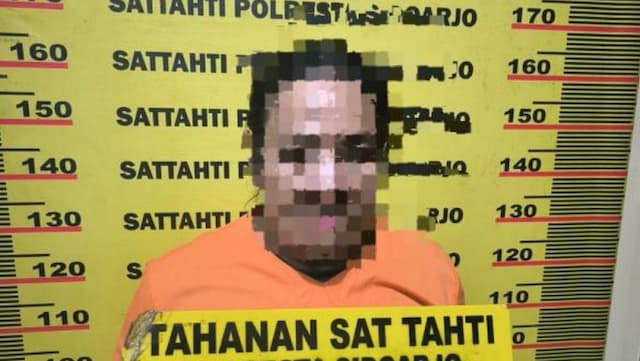 Pesta Miras Berujung Petaka di Sidoarjo, Pria Mengamuk dengan Celurit Lukai 2 Orang Pesta Miras Berujung Petaka di Sidoarjo, Pria Mengamuk dengan Celurit Lukai 2 Orang