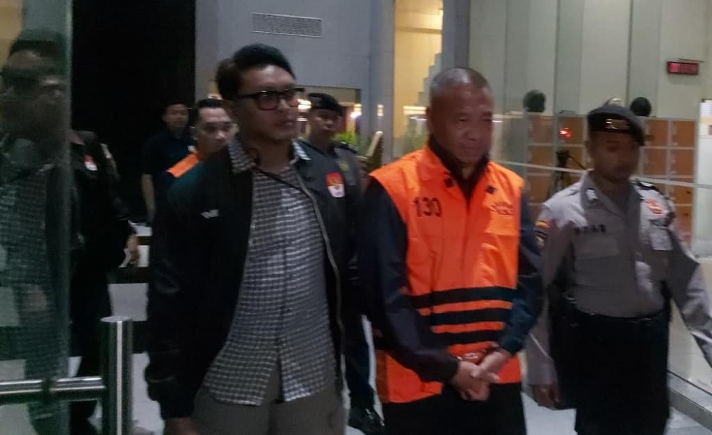 Detik-Detik Bupati Tulungagung Ditahan KPK Kasus Pemerasan: Saya Minta Maaf Detik-Detik Bupati Tulungagung Ditahan KPK Kasus Pemerasan: Saya Minta Maaf