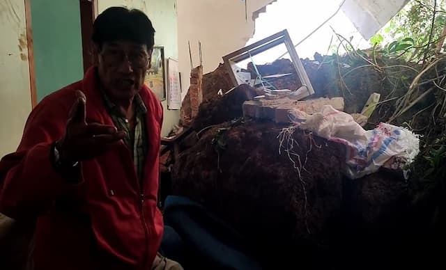 Tebing 7 Meter di Sukabumi Longsor Terjang Rumah, Penghuni Nyaris Terkubur Tebing 7 Meter di Sukabumi Longsor Terjang Rumah, Penghuni Nyaris Terkubur