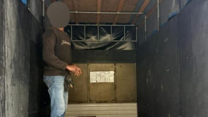 Bea Cukai Batam Gagalkan Penyelundupan 337 HP Ilegal Bernilai Fantastis Bea Cukai Batam Gagalkan Penyelundupan 337 HP Ilegal Bernilai Fantastis