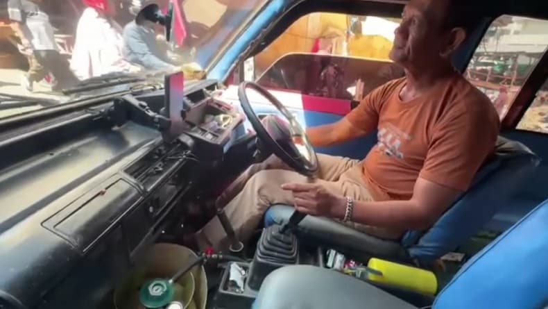 Angkot di Sukabumi Gunakan Elpiji 3 Kg sebagai Bahan Bakar, Sehari 2 Tabung Angkot di Sukabumi Gunakan Elpiji 3 Kg sebagai Bahan Bakar, Sehari 2 Tabung