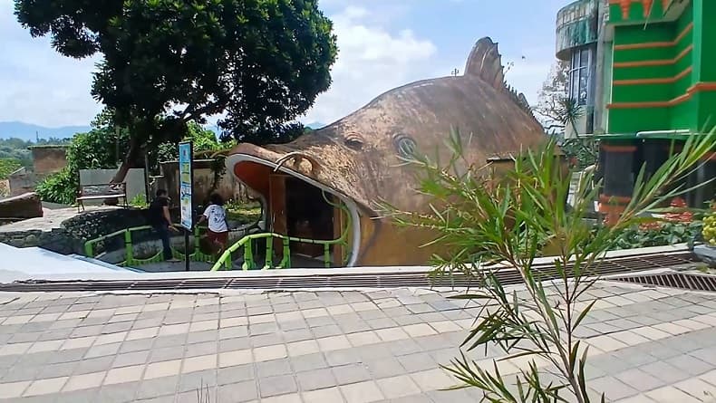 Viral! 2 Wisatawan Terkunci di Area Akuarium Kebun Binatang Bukittinggi, Simak Kronologinya Viral! 2 Wisatawan Terkunci di Area Akuarium Kebun Binatang Bukittinggi, Simak Kronologinya