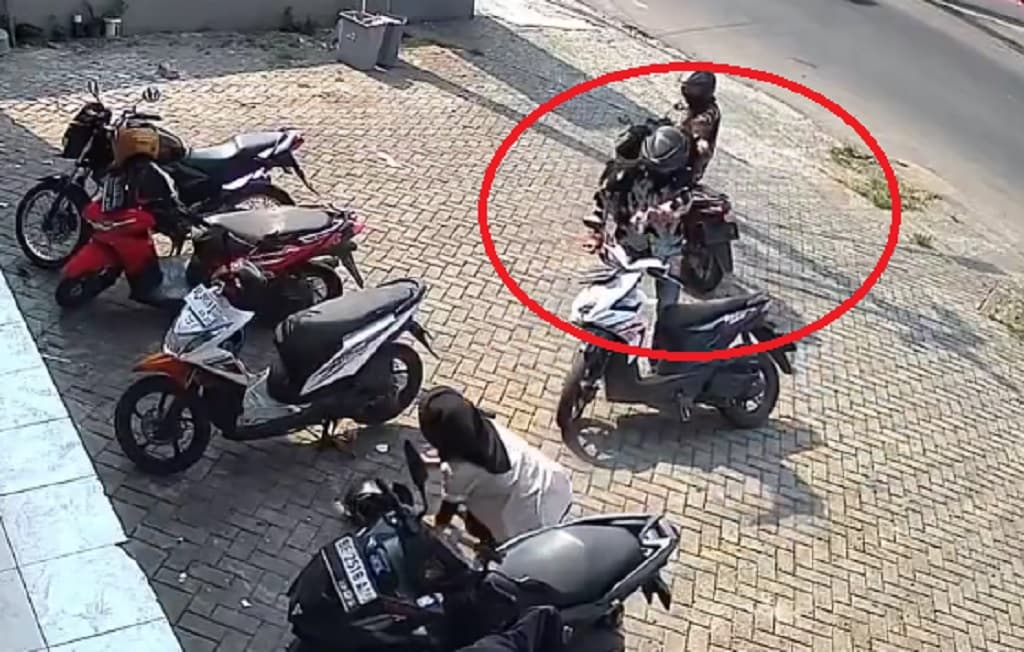 Umbar Tembakan, Komplotan Maling Bersenpi Gasak Motor Warga di Bandarlampung Umbar Tembakan, Komplotan Maling Bersenpi Gasak Motor Warga di Bandarlampung