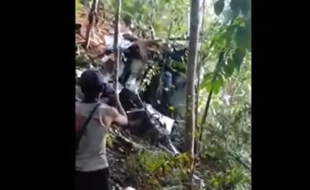 5 Fakta Helikopter Bawa 8 Penumpang Jatuh di Hutan Sekadau Kalbar, Nomor 3 Bikin Sedih 5 Fakta Helikopter Bawa 8 Penumpang Jatuh di Hutan Sekadau Kalbar, Nomor 3 Bikin Sedih