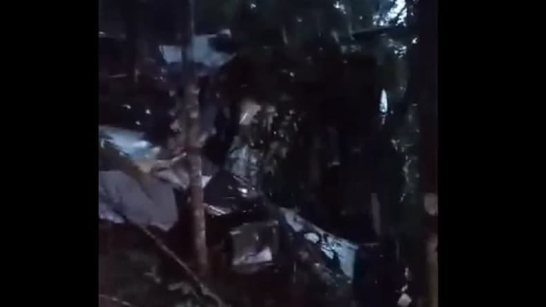 Evakuasi Helikopter PK-CFX Jatuh di Sekadau Dilanjutkan Pagi Ini Evakuasi Helikopter PK-CFX Jatuh di Sekadau Dilanjutkan Pagi Ini