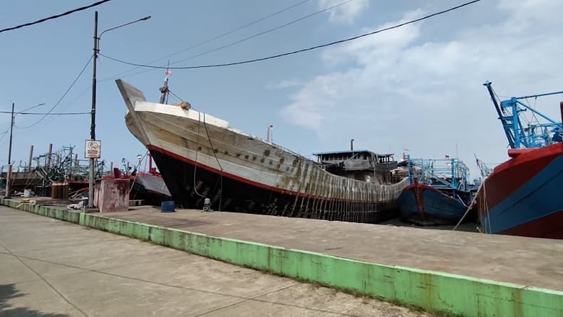 Pelabuhan Kejawanan Cirebon Dampak Solar Langka, Ratusan Kapal Menumpuk Pelabuhan Kejawanan Cirebon Dampak Solar Langka, Ratusan Kapal Menumpuk
