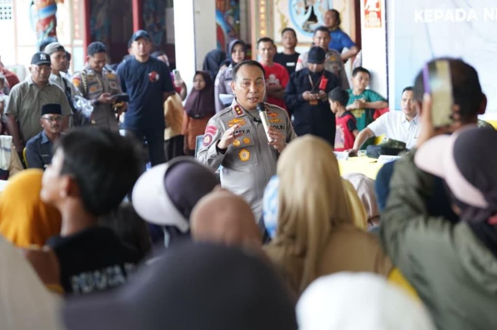 Kapolda Riau Minta Maaf ke Warga Panipahan Rohil usai Kericuhan Narkoba, 16 Polisi Dicopot Kapolda Riau Minta Maaf ke Warga Panipahan Rohil usai Kericuhan Narkoba, 16 Polisi Dicopot
