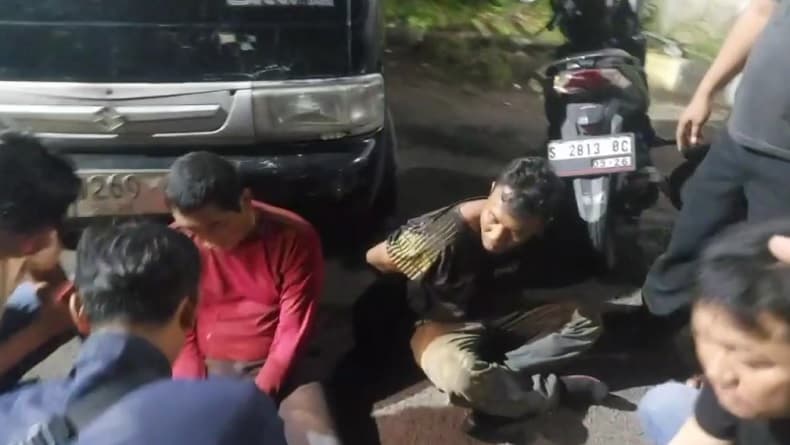 KAI Dukung Penuntasan Kasus Pencurian Rel di Jombang Diduga Libatkan Oknum Pegawai KAI Dukung Penuntasan Kasus Pencurian Rel di Jombang Diduga Libatkan Oknum Pegawai