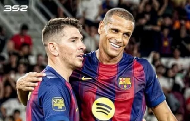 Barcelona Legends Hancurkan DRX Legends 3-0 di GBK, Rivaldo Jadi Pembeda Barcelona Legends Hancurkan DRX Legends 3-0 di GBK, Rivaldo Jadi Pembeda