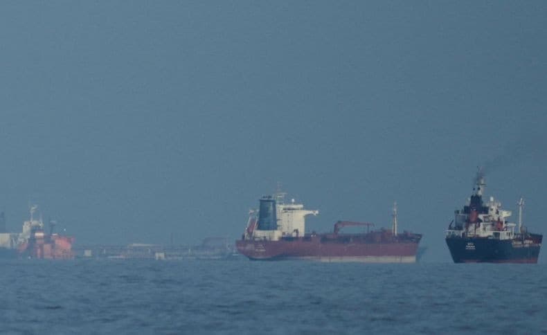 Iran Akan Blokade Selat Hormuz sampai Kesepakatan Damai dengan AS Dicapai Iran Akan Blokade Selat Hormuz sampai Kesepakatan Damai dengan AS Dicapai