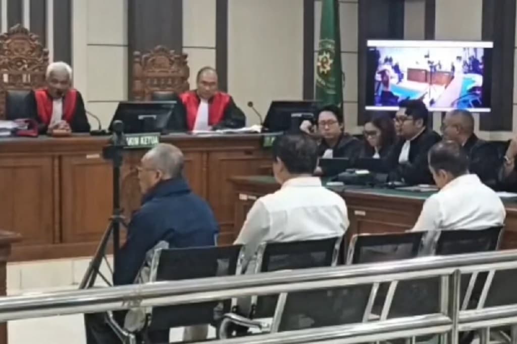 Kasus Korupsi Kredit, 2 Bos Sritex Dituntut 16 Tahun Bui dan Ganti Rugi Rp1,3 Triliun Kasus Korupsi Kredit, 2 Bos Sritex Dituntut 16 Tahun Bui dan Ganti Rugi Rp1,3 Triliun