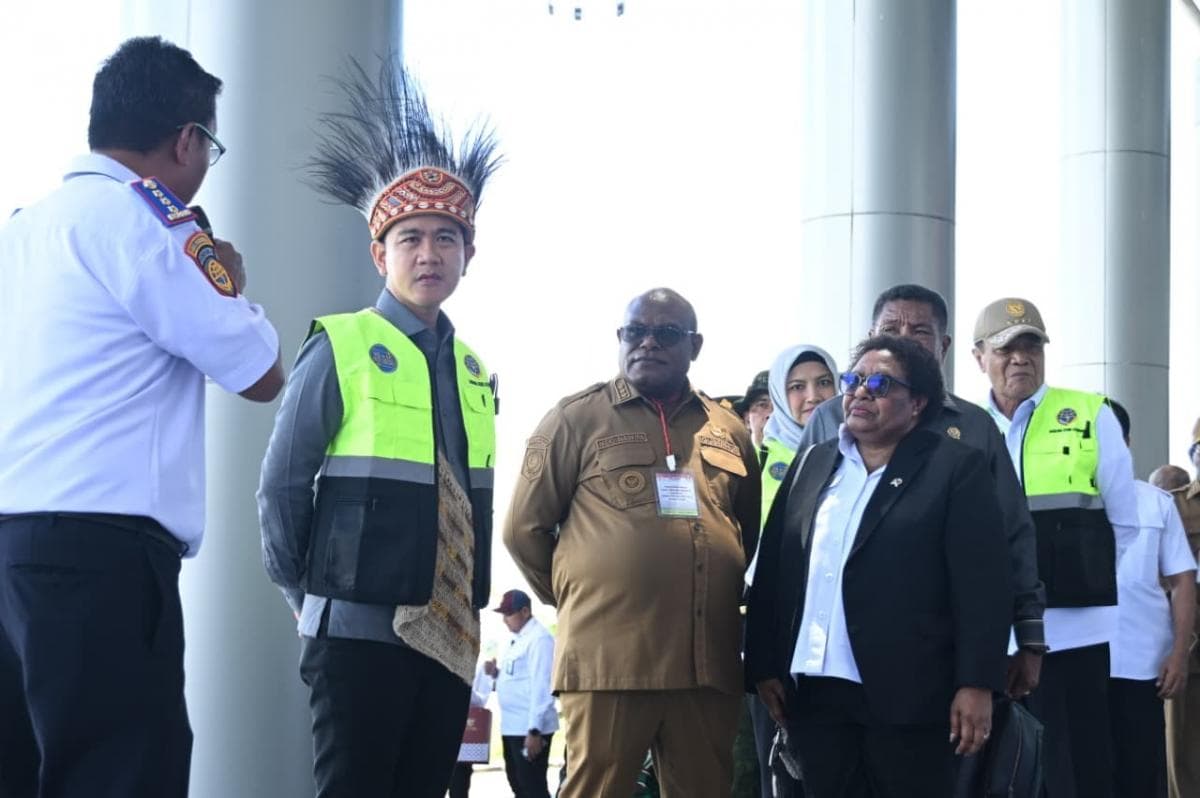 Wapres Gibran Kunjungi Papua, Tinjau Infrastruktur di Nabire hingga Timika Wapres Gibran Kunjungi Papua, Tinjau Infrastruktur di Nabire hingga Timika