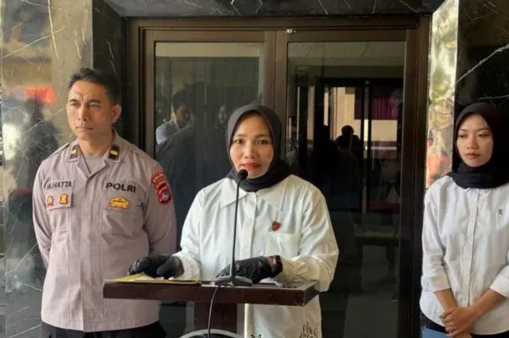 Polda NTB Bongkar 3 Kasus Prostitusi di Mataram, 4 Orang Jadi Tersangka Polda NTB Bongkar 3 Kasus Prostitusi di Mataram, 4 Orang Jadi Tersangka