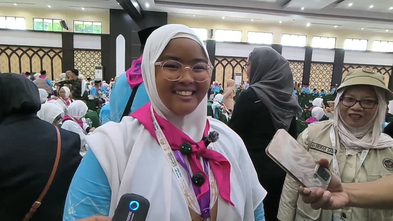 Keysia Arnita Putri, Remaja 16 Tahun Calon Jemaah Haji Termuda Embarkasi Makassar Keysia Arnita Putri, Remaja 16 Tahun Calon Jemaah Haji Termuda Embarkasi Makassar