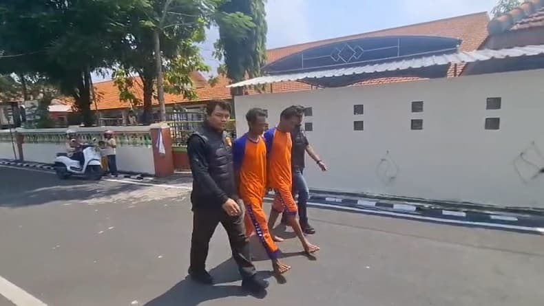 Ditangkap, Pembunuh Pria yang Jasadnya Ditemukan di Sungai Jombang Ternyata Tetangga Korban Ditangkap, Pembunuh Pria yang Jasadnya Ditemukan di Sungai Jombang Ternyata Tetangga Korban