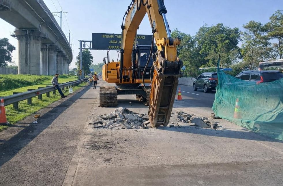 Hati-Hati! Tol Cipularang dan Padaleunyi Diperbaiki, Sejumlah Lajur Ditutup Sementara Hati-Hati! Tol Cipularang dan Padaleunyi Diperbaiki, Sejumlah Lajur Ditutup Sementara