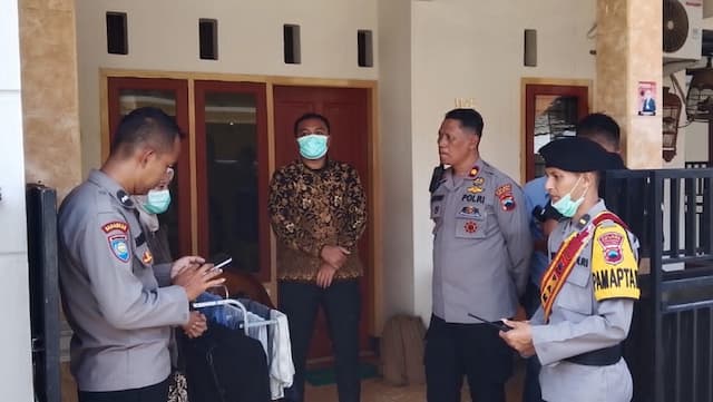 Kerangka Pria Ditemukan di Kontrakan Salatiga, Warga Curiga Penghuni 7 Bulan Tak Terlihat Kerangka Pria Ditemukan di Kontrakan Salatiga, Warga Curiga Penghuni 7 Bulan Tak Terlihat