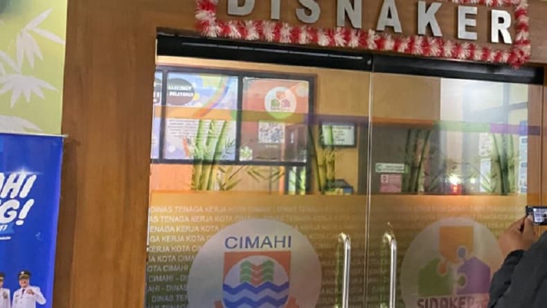 Kejari Geledah Kantor Disnaker Cimahi, Usut Dugaan Korupsi Program Pelatihan Kejari Geledah Kantor Disnaker Cimahi, Usut Dugaan Korupsi Program Pelatihan