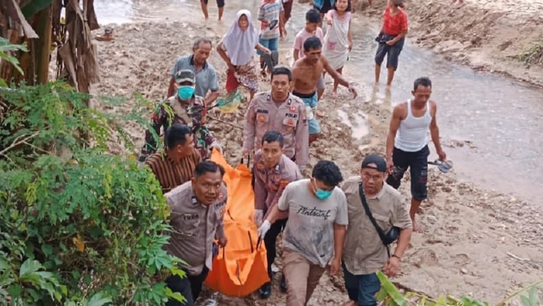 Pria Ditemukan Tewas di Tepi Sungai Temu Ireng Grobogan, Diduga Tersengat Alat Setrum Ikan Pria Ditemukan Tewas di Tepi Sungai Temu Ireng Grobogan, Diduga Tersengat Alat Setrum Ikan