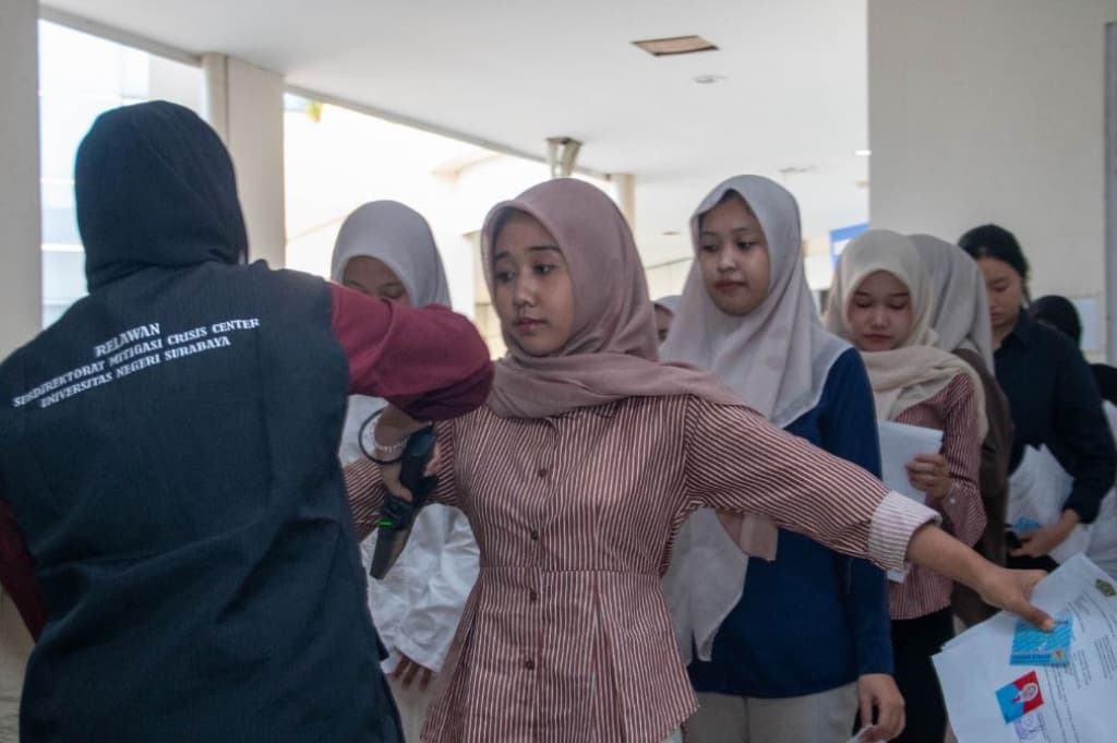 Terkuak! Hari Pertama UTBK SNBT di Unesa Ditemukan Kecurangan Modus Joki Terkuak! Hari Pertama UTBK SNBT di Unesa Ditemukan Kecurangan Modus Joki