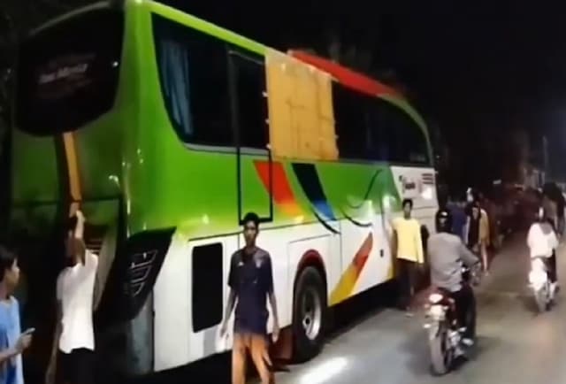 Kecelakaan Maut di Tebingtinggi, Pelajar Tewas Tergilas Bus saat Menyalip Kecelakaan Maut di Tebingtinggi, Pelajar Tewas Tergilas Bus saat Menyalip