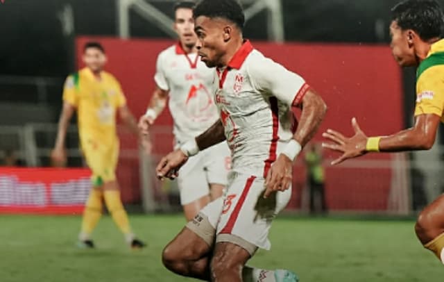 Skor Malut United vs Persebaya 0-2 di Super League, Laskar Kie Raha Diterkam Bajul Ijo Skor Malut United vs Persebaya 0-2 di Super League, Laskar Kie Raha Diterkam Bajul Ijo