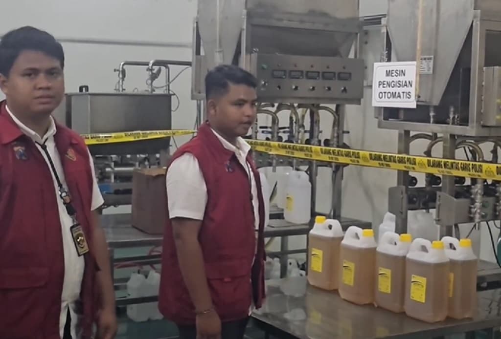 Terungkap! Begini Modus Curang Pabrik Minyakita di Sidoarjo, 2 Orang Ditangkap Terungkap! Begini Modus Curang Pabrik Minyakita di Sidoarjo, 2 Orang Ditangkap