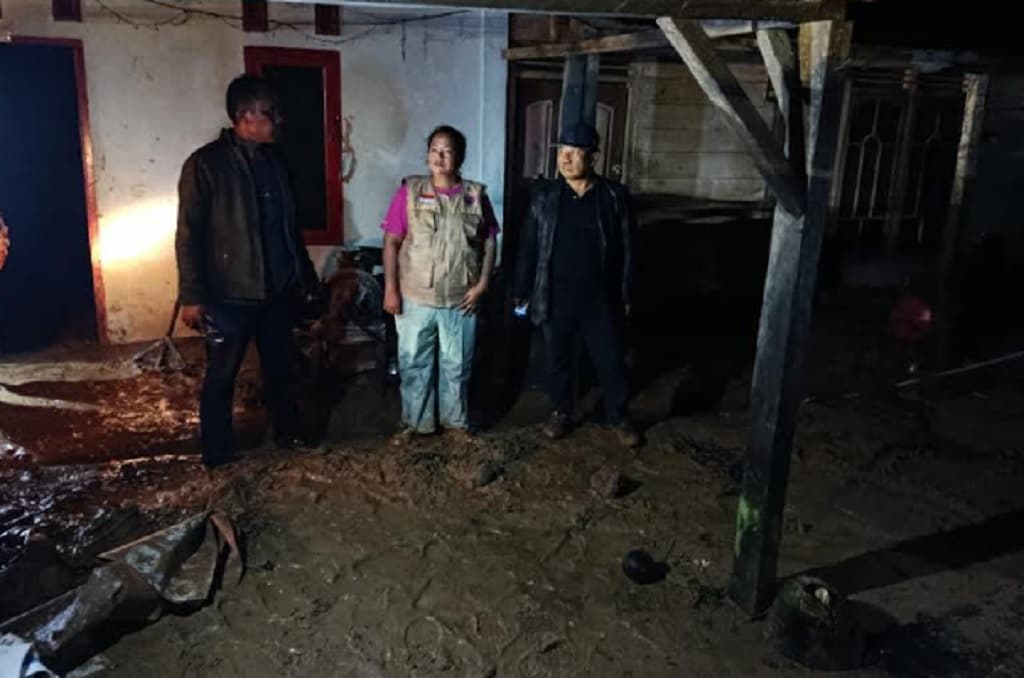 Banjir Bandang Terjang Tapanuli Utara, 150 Rumah Terdampak 3 Hanyut Banjir Bandang Terjang Tapanuli Utara, 150 Rumah Terdampak 3 Hanyut