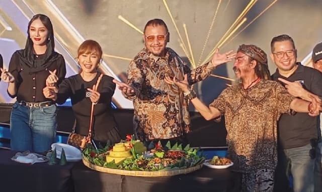 HUT Tegal, Dedy Yon Duet Bareng Inul Daratista Jelang Road to Kilau Raya MNCTV HUT Tegal, Dedy Yon Duet Bareng Inul Daratista Jelang Road to Kilau Raya MNCTV