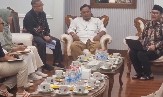 Temui Wali Kota, Orang Tua Korban Daycare Little Aresha Ungkap Kondisi Sang Anak Temui Wali Kota, Orang Tua Korban Daycare Little Aresha Ungkap Kondisi Sang Anak