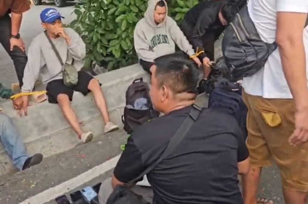 Polisi Gagalkan Penyelundupan 16 Kg Sabu di Bandara Mutiara Palu, 6 Kurir Ditangkap Polisi Gagalkan Penyelundupan 16 Kg Sabu di Bandara Mutiara Palu, 6 Kurir Ditangkap