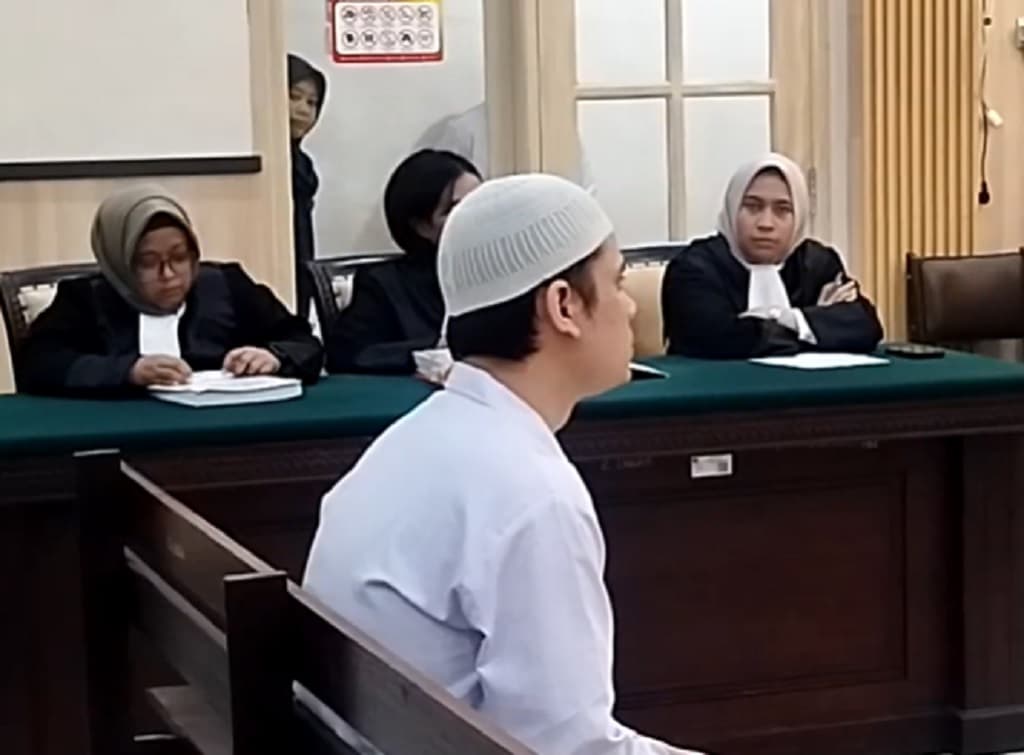 Alvi Maulana Pemutilasi Pacar Jadi 500 Bagian Divonis Penjara Seumur Hidup Alvi Maulana Pemutilasi Pacar Jadi 500 Bagian Divonis Penjara Seumur Hidup