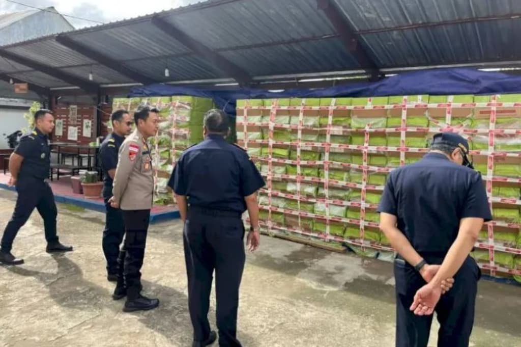 Terbongkar! 11 Juta Batang Rokok Ilegal Diselundupkan di Perbatasan NTT, Libatkan WNA Terbongkar! 11 Juta Batang Rokok Ilegal Diselundupkan di Perbatasan NTT, Libatkan WNA