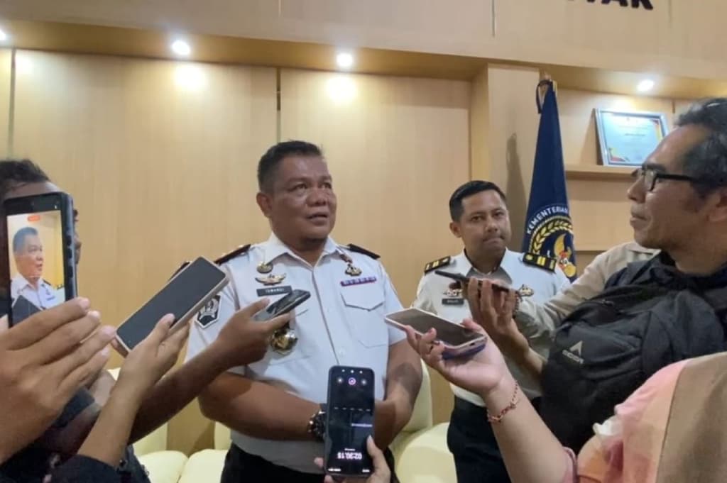 Waduh! 3 Oknum Sipir Lapas di Blitar Diduga Jual Sel Khusus ke Napi hingga Rp100 Juta Waduh! 3 Oknum Sipir Lapas di Blitar Diduga Jual Sel Khusus ke Napi hingga Rp100 Juta