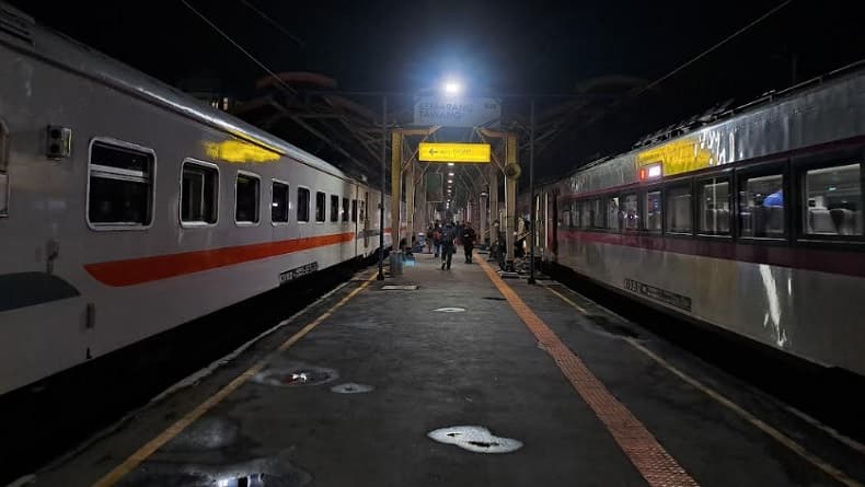 Dampak Tabrakan Kereta di Bekasi Timur, 2 KA dari Semarang ke Jakarta Dibatalkan Dampak Tabrakan Kereta di Bekasi Timur, 2 KA dari Semarang ke Jakarta Dibatalkan