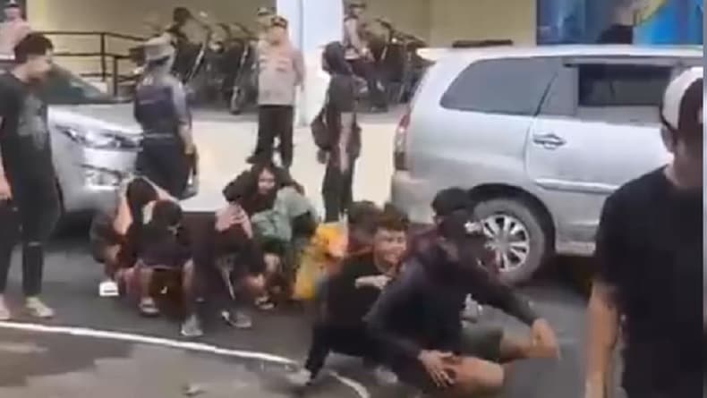 Terungkap! Motif Pengeroyokan Pemuda di Tuban oleh 7 orang, Dipicu Pinjam Motor Terungkap! Motif Pengeroyokan Pemuda di Tuban oleh 7 orang, Dipicu Pinjam Motor
