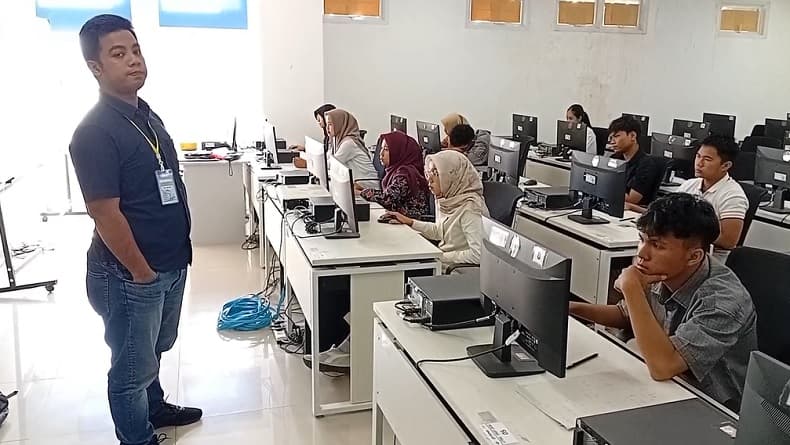 Panitia Temukan Kecurangan Peserta UTBK di Magelang, Gunakan Perangkat di Telinga Panitia Temukan Kecurangan Peserta UTBK di Magelang, Gunakan Perangkat di Telinga