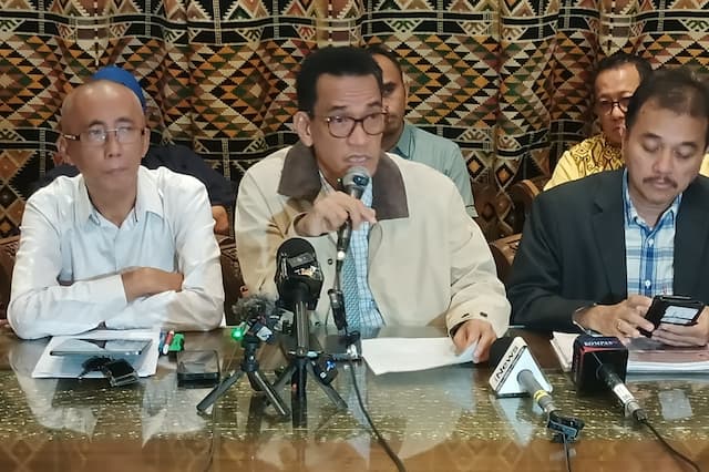 Roy Suryo Cs bakal Lapor Komnas HAM, Klaim Diperlakukan Sewenang-wenang oleh Penyidik Roy Suryo Cs bakal Lapor Komnas HAM, Klaim Diperlakukan Sewenang-wenang oleh Penyidik