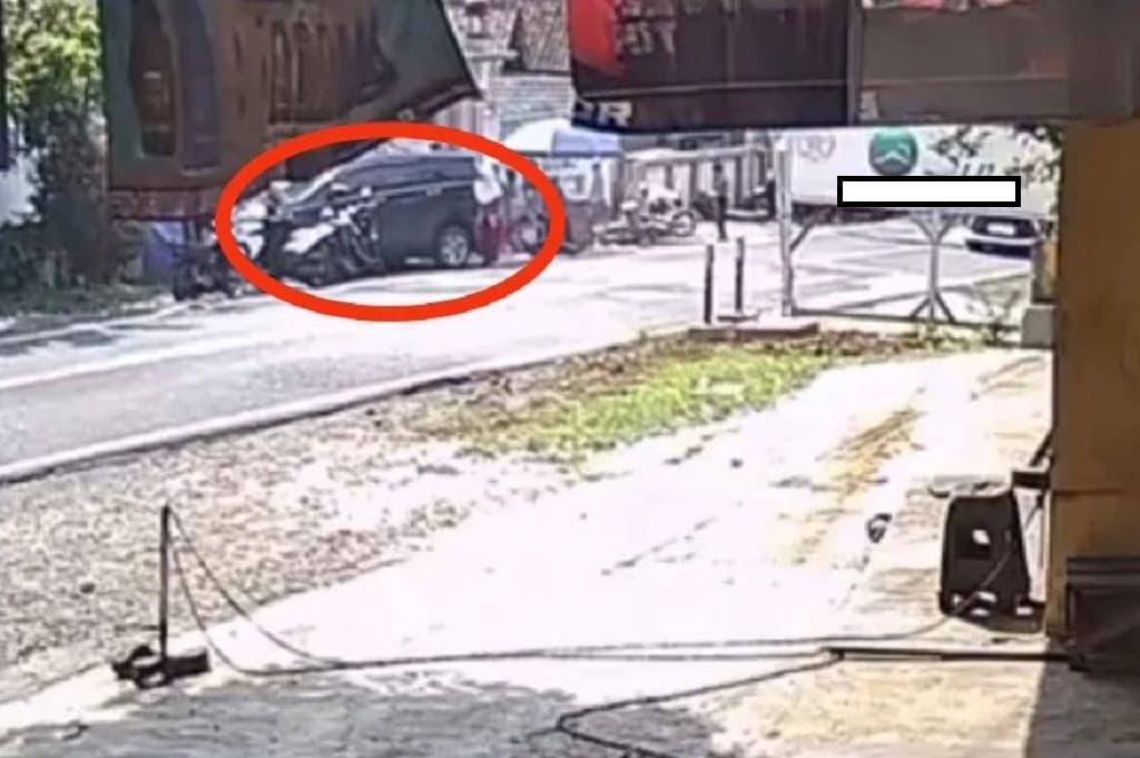 Kecelakaan Mobil Kepala Dinas di Pandeglang Tabrak Siswa SD di Sekolah, 2 Orang Tewas Kecelakaan Mobil Kepala Dinas di Pandeglang Tabrak Siswa SD di Sekolah, 2 Orang Tewas