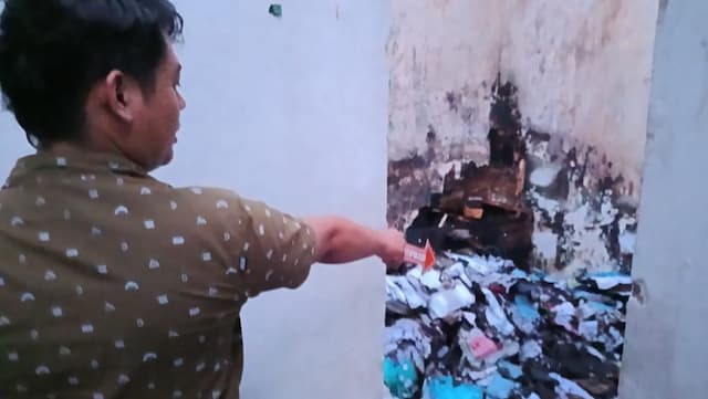 Polisi Selidiki Penyebab Kebakaran Eks Puskesmas Pembantu di Lombok Timur Polisi Selidiki Penyebab Kebakaran Eks Puskesmas Pembantu di Lombok Timur