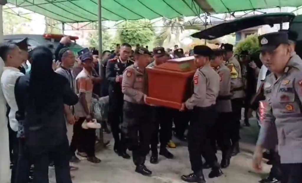 Sosok Brigpol Arya Supena, Anggota Polda Lampung yang Tewas Ditembak Pencuri Motor Sosok Brigpol Arya Supena, Anggota Polda Lampung yang Tewas Ditembak Pencuri Motor