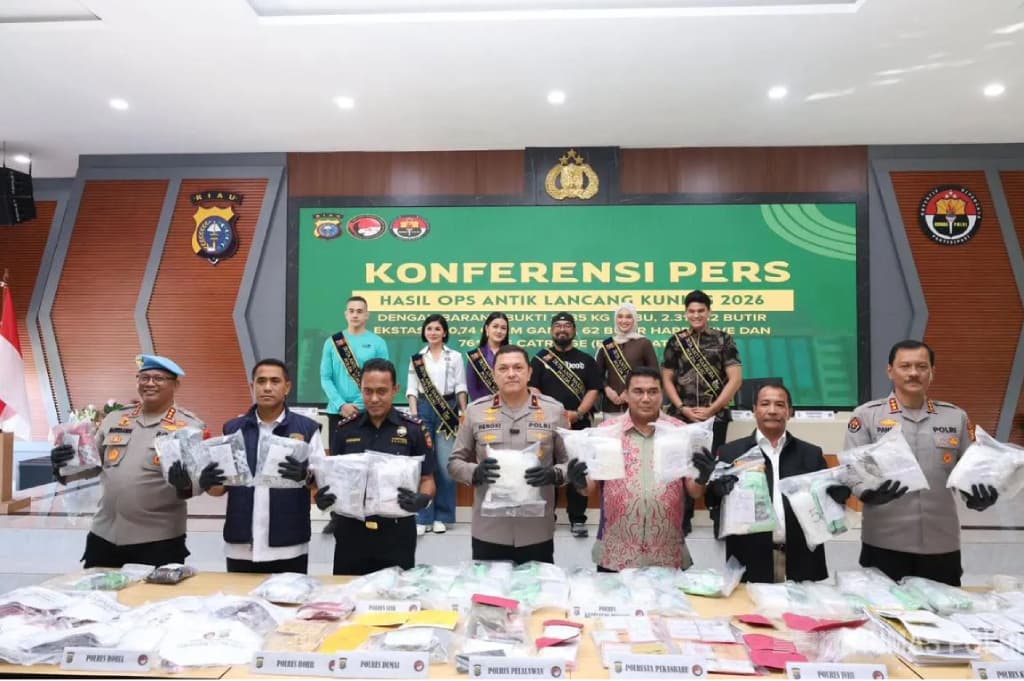 Fantastis! Polda Riau Bongkar 435 Kasus Narkoba, 557 Tersangka Ditangkap Fantastis! Polda Riau Bongkar 435 Kasus Narkoba, 557 Tersangka Ditangkap