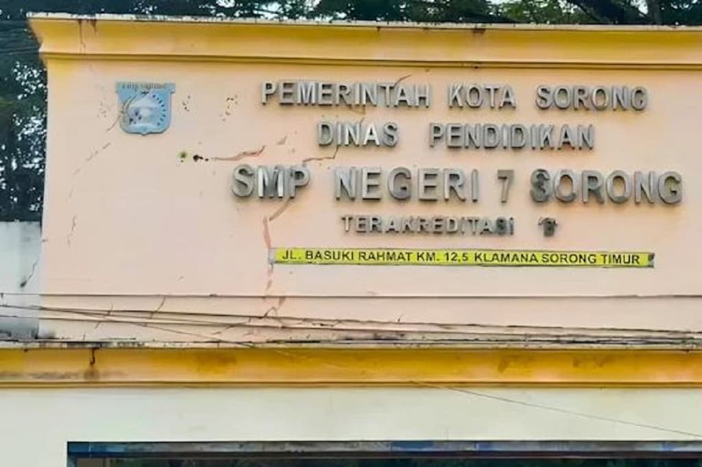 Oknum Guru di Sorong Diduga Bakar Rambut Siswa saat Apel, Korban sampai Trauma Oknum Guru di Sorong Diduga Bakar Rambut Siswa saat Apel, Korban sampai Trauma